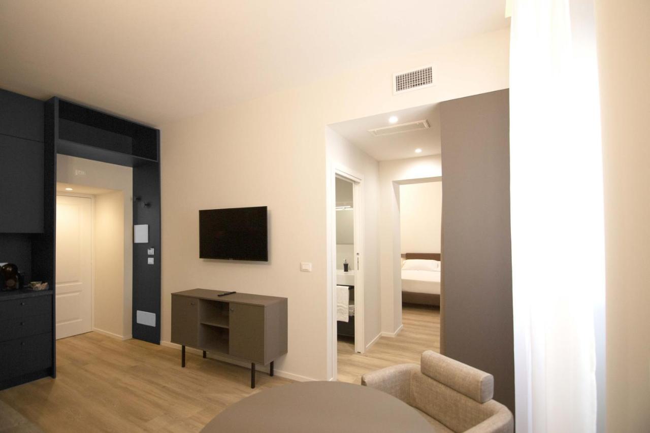 برينديسي Palazzo Bellocchi - Suites & Apartments المظهر الخارجي الصورة