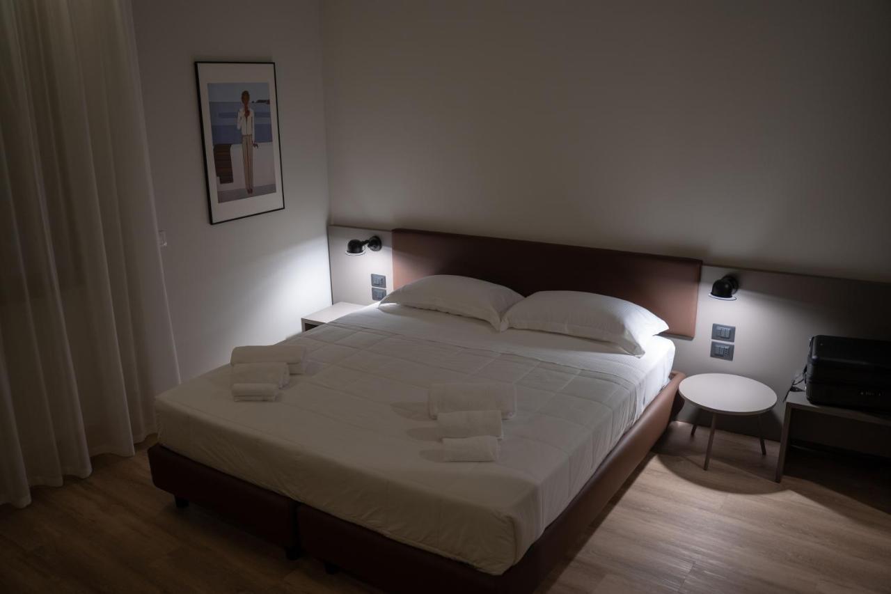 برينديسي Palazzo Bellocchi - Suites & Apartments المظهر الخارجي الصورة
